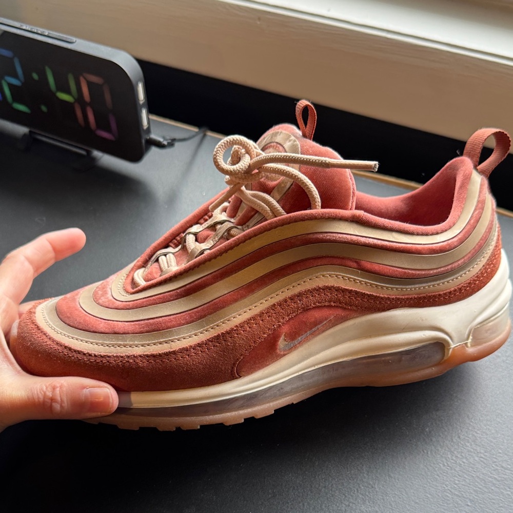 Nike Women's Sneakers in Rust and Beige